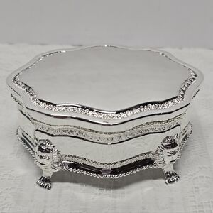 Silver Chrome Lion Heads Footed Non Tarnish Jewelry Trinket Box Victorian Style